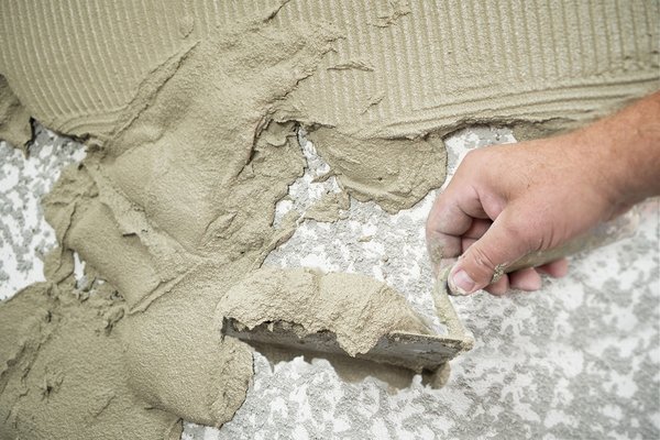 Dämmputz auftragen von Hand